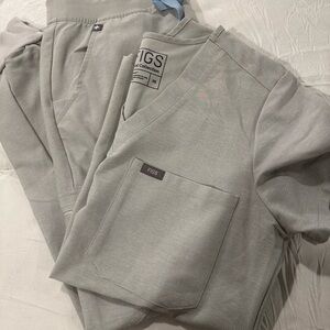 Limited Edition FIGS Scrub Set in Space Grey